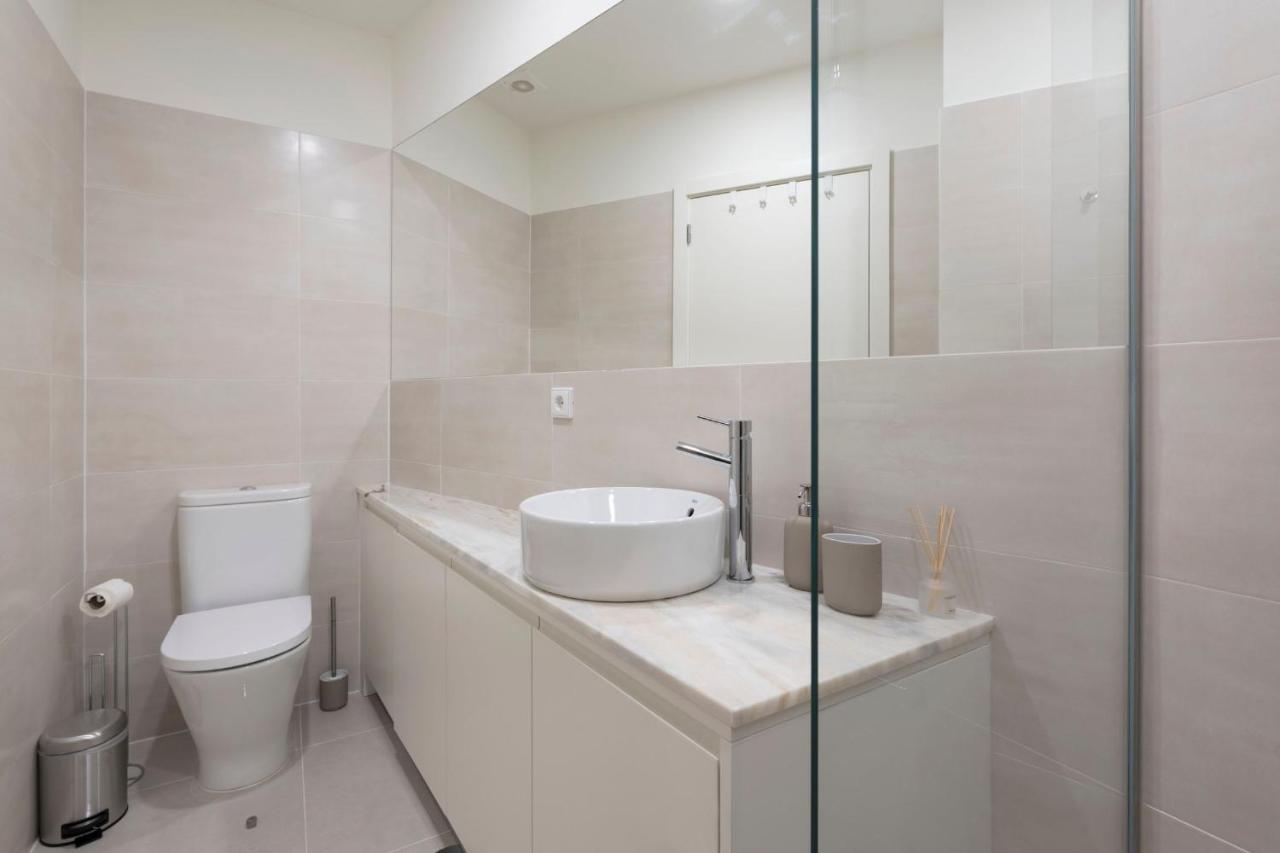 Central Superb Flat W/ Ac & Balcony By Lovelystay OOporto Exterior foto